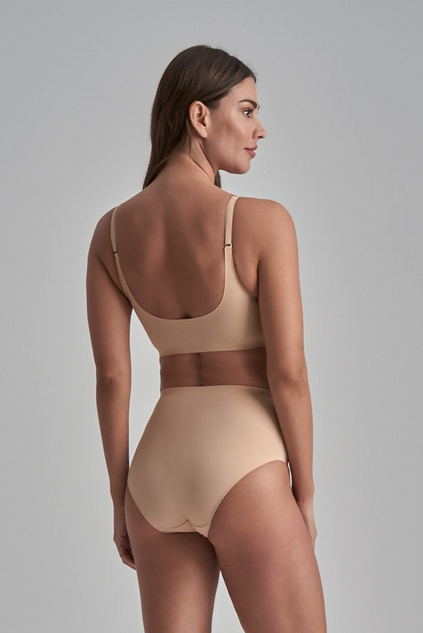 Chilot modelator invizibil nude