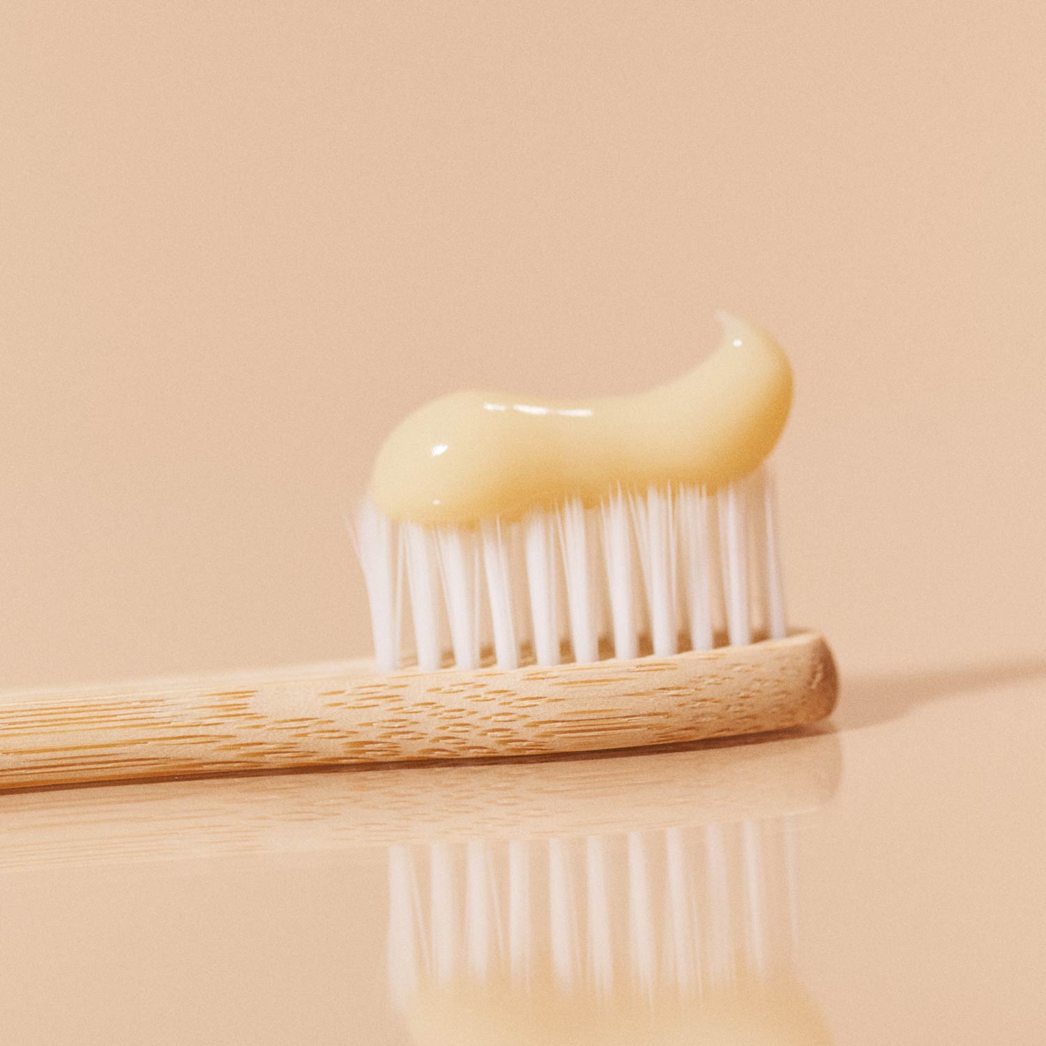 Pasta de dinti cu nano-hidroxiapatita si prebiotice – protectie si remineralizare