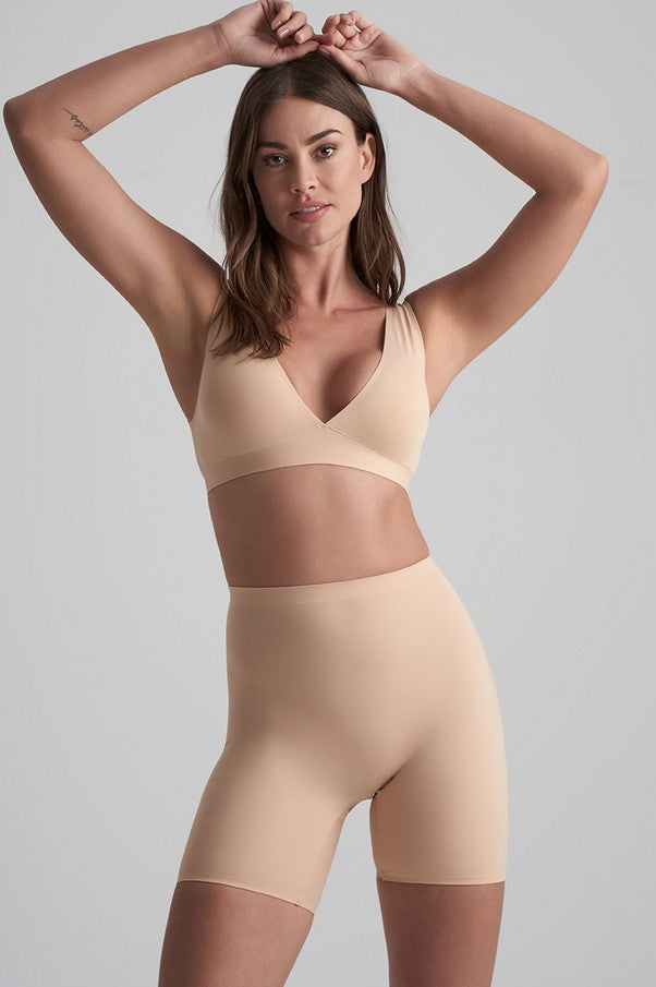 Top decolteu adanc nude fara cusaturi